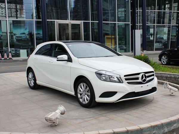 奔驰(进口) A180 1.6T DCT 车辆右侧45度角