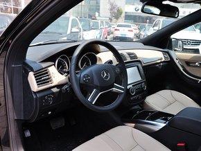 奔驰(进口) R400 中控台左侧