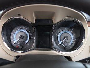 别克 2.4L 方向盘后方仪表盘