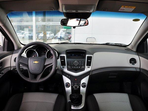 雪佛兰 1.6L SL 手动 中控台整体