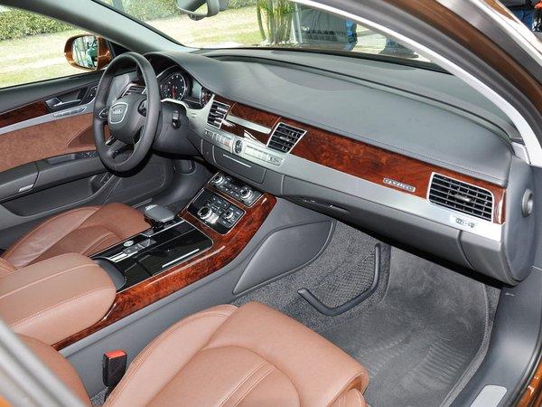 奥迪(进口) 45TFSI quattro 中控台右侧