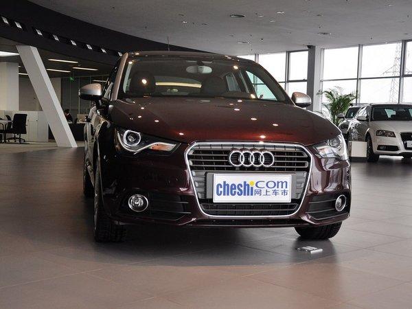 奥迪(进口) 30 TFSI 车辆右侧45度角