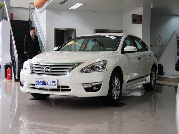 东风日产 2.0L 车辆左前45度视角