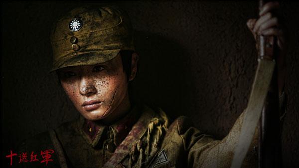 十送红军坚毅女战士自毁美貌潜伏敌军图