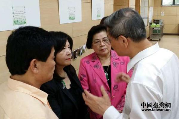 组图:张志军探访台中雾峰林家 有其后人亲切交谈