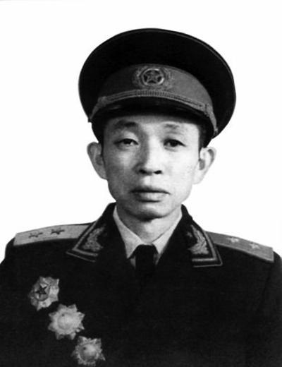 王必成将军的孟良崮战役令特务团击毙张灵甫图