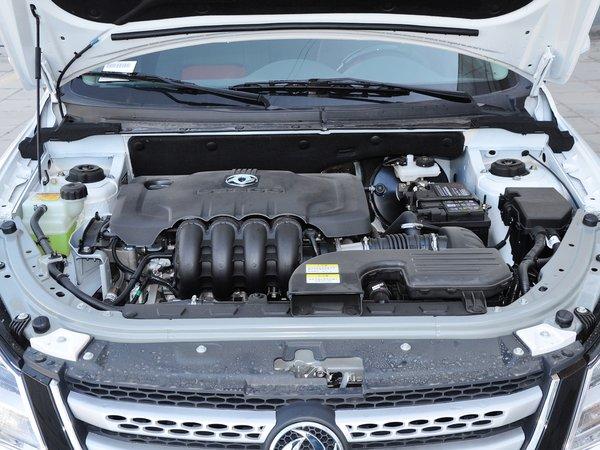 东风风神 1.5l 自动 发动机局部特写