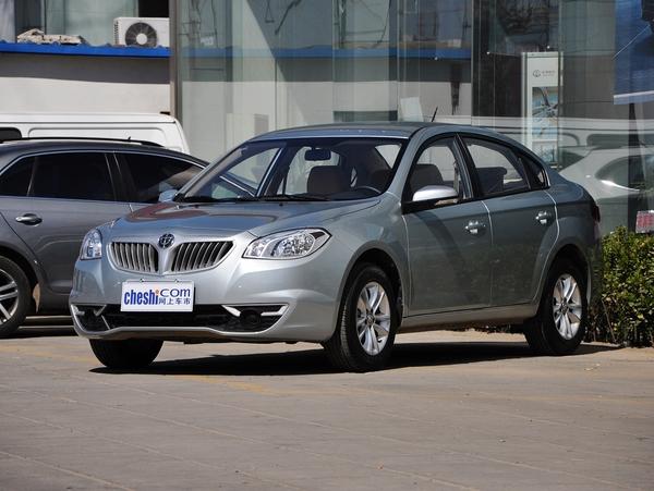 华晨中华 1.5L 手动 车辆左前45度视角