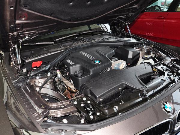 华晨宝马 328Li 发动机主体特写