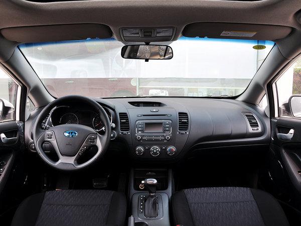 东风悦达起亚 1.6L 自动 中控台整体