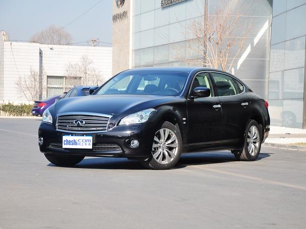 英菲尼迪 2.5L 自动 车辆左前45度视角