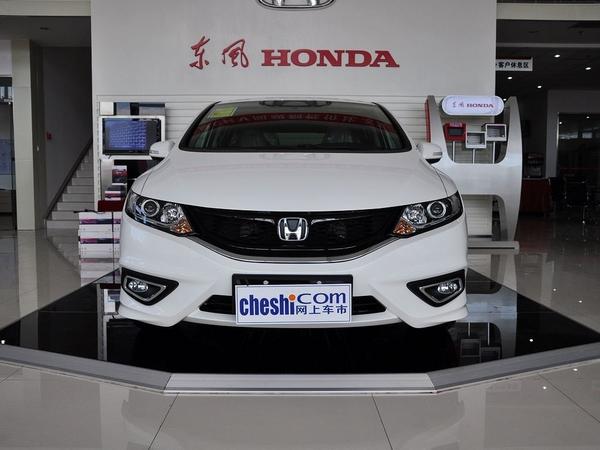 东风本田 1.8L 自动 车头正面视角