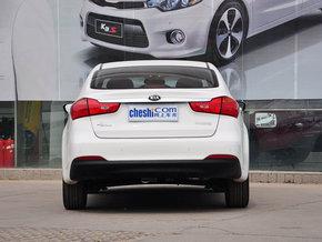 东风悦达起亚 1.6L 自动 车辆正后方尾部视角