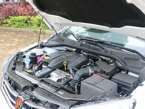 上汽荣威 1.5T 自动 发动机局部特写