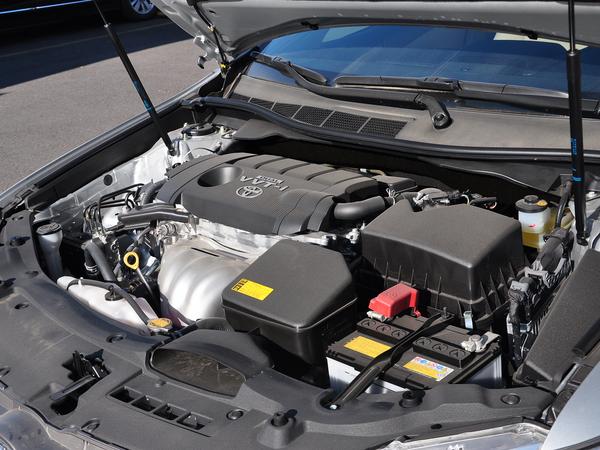 广汽丰田 2.5L 自动 发动机主体特写