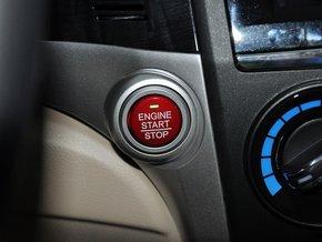 广汽本田 1.8L 自动 车辆点火开关特写