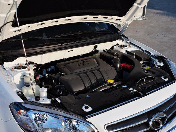 东南汽车 1.5L 手动 发动机主体特写