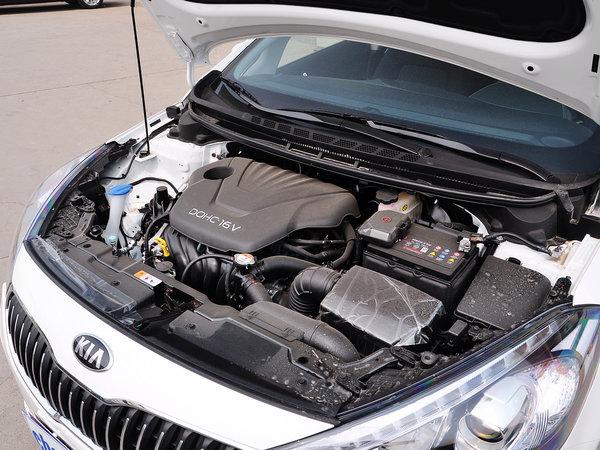 东风悦达起亚 1.6L 自动 发动机主体特写