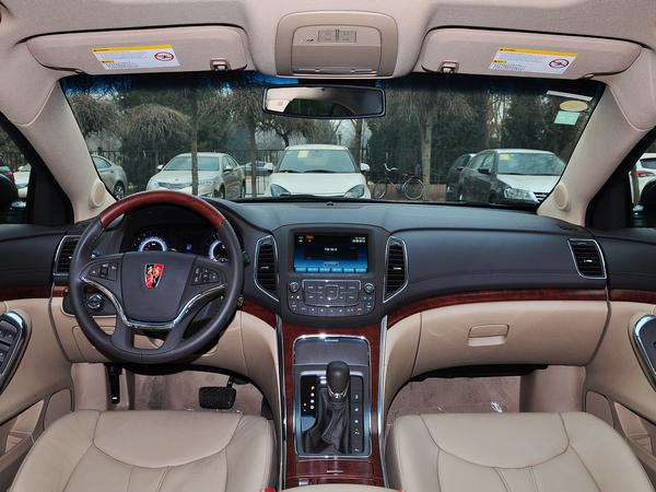 上汽荣威 2.0L 自动 中控台整体