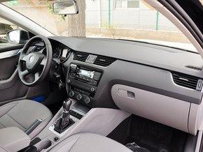 斯柯达 1.6L 自动 中控台右侧