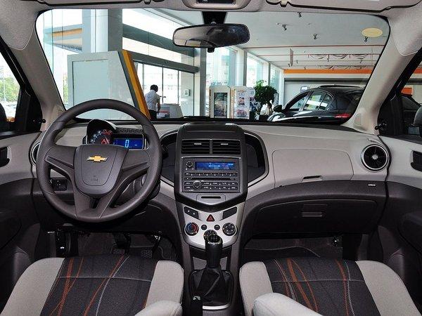 雪佛兰 三厢 1.4L 自动 中控台整体