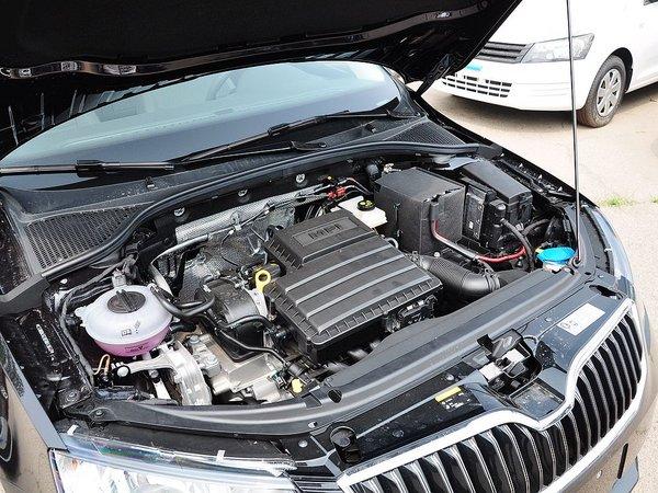 斯柯达 1.6L 自动 发动机主体特写