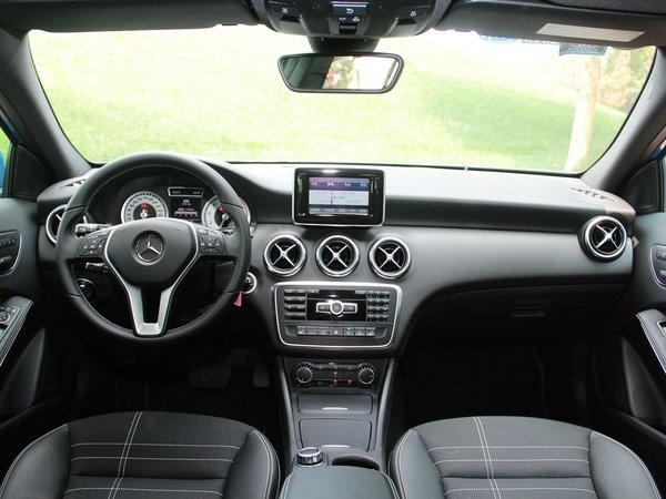 奔驰(进口) A200 1.6T DCT 中控台整体