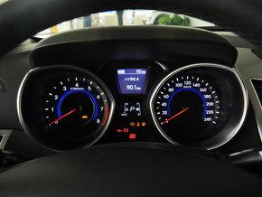 北京现代 1.6L 自动 方向盘后方仪表盘