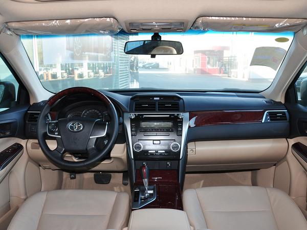 广汽丰田 2.5L 自动 中控台整体