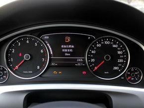 大众(进口) V6 3.0TSI 自动 方向盘后方仪表盘