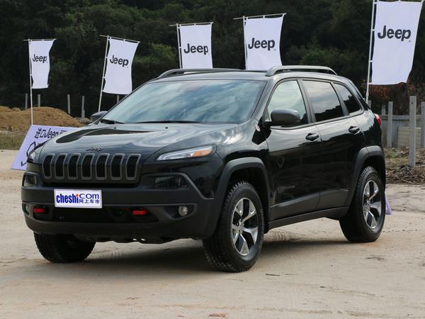 Jeep 3.2L 自动 车辆左前45度视角