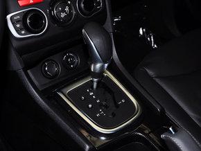 东风雪铁龙 1.8L 自动 挂档把手特写