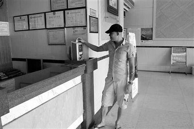 两年间,刘海宁每天都会向捐款箱投钱