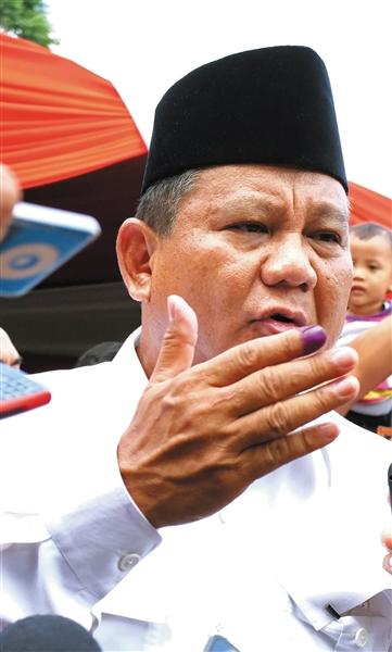 印尼总统选举投票结束两名候选人均称获胜图