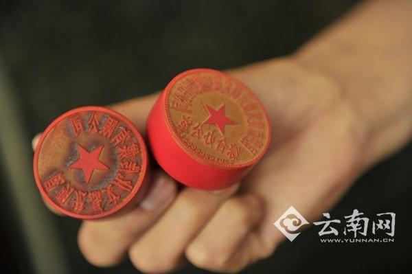 昆明街头私刻公章生意火爆不轻易刻政府公章