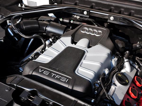 奥迪(进口) 3.0 tfsi 发动机主体特写