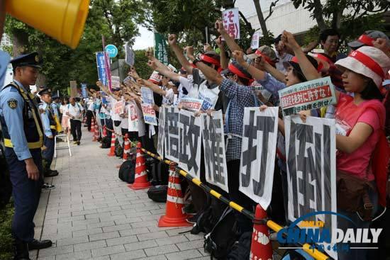 日当红女星助阵自卫队征兵 难挡安倍政权式微
