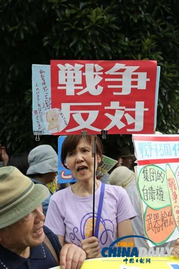 日当红女星助阵自卫队征兵 难挡安倍政权式微