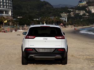 购Jeep自由光郑州送1万元礼包 现车销售