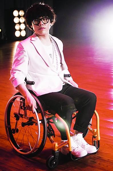 好声音冠军李琦演新剧成轮椅男图