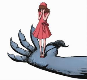 男子酒后醉倒火车站 5岁女儿被带走猥亵