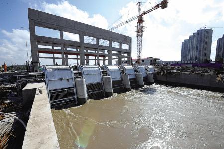 宁波建成五大应急泵站驱水患40秒排干游泳池图