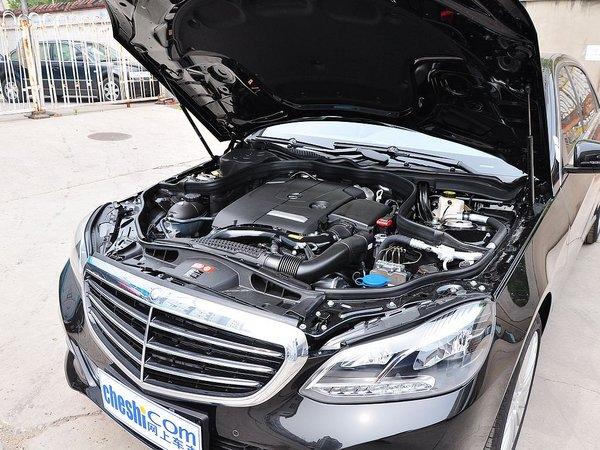 北京奔驰 E200L 发动机主体特写