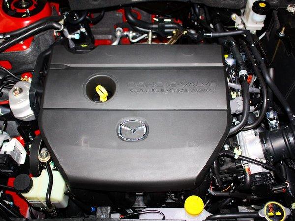 一汽马自达 2.0L 自动 发动机主体特写