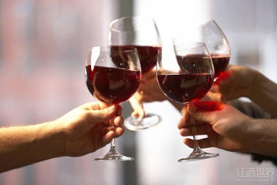为什么要用酒杯来喝葡萄酒
