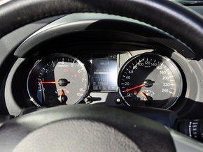 东风日产 2.0L CVT 方向盘后方仪表盘