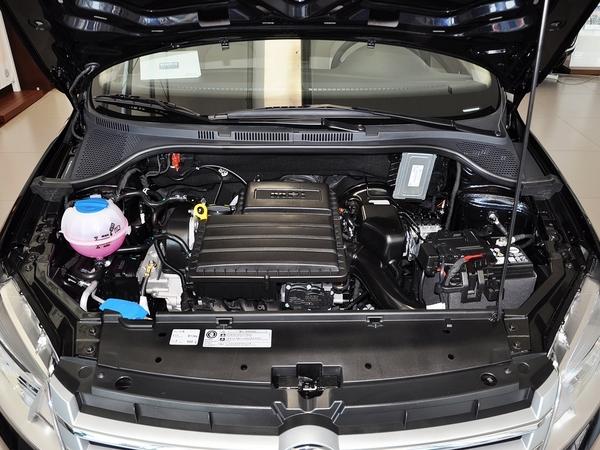 上海大众 1.6L 手动 发动机局部特写