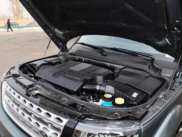 路虎 3.0 V6 SC 发动机主体特写