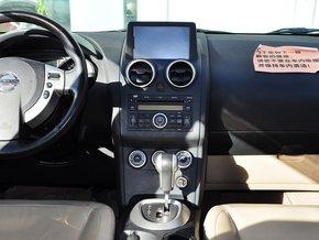 东风日产 2.0L CVT 中控仪表台总特写