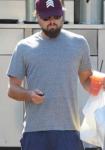 莱昂纳多现身洛杉矶街头邋遢形象无人识图